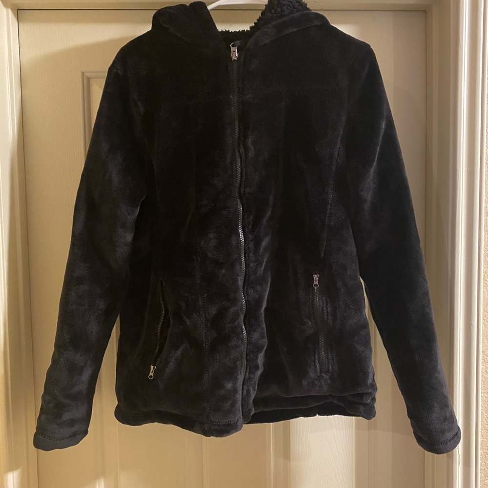 Weatherproof thick zip up sweater size L in women’s. Color is black